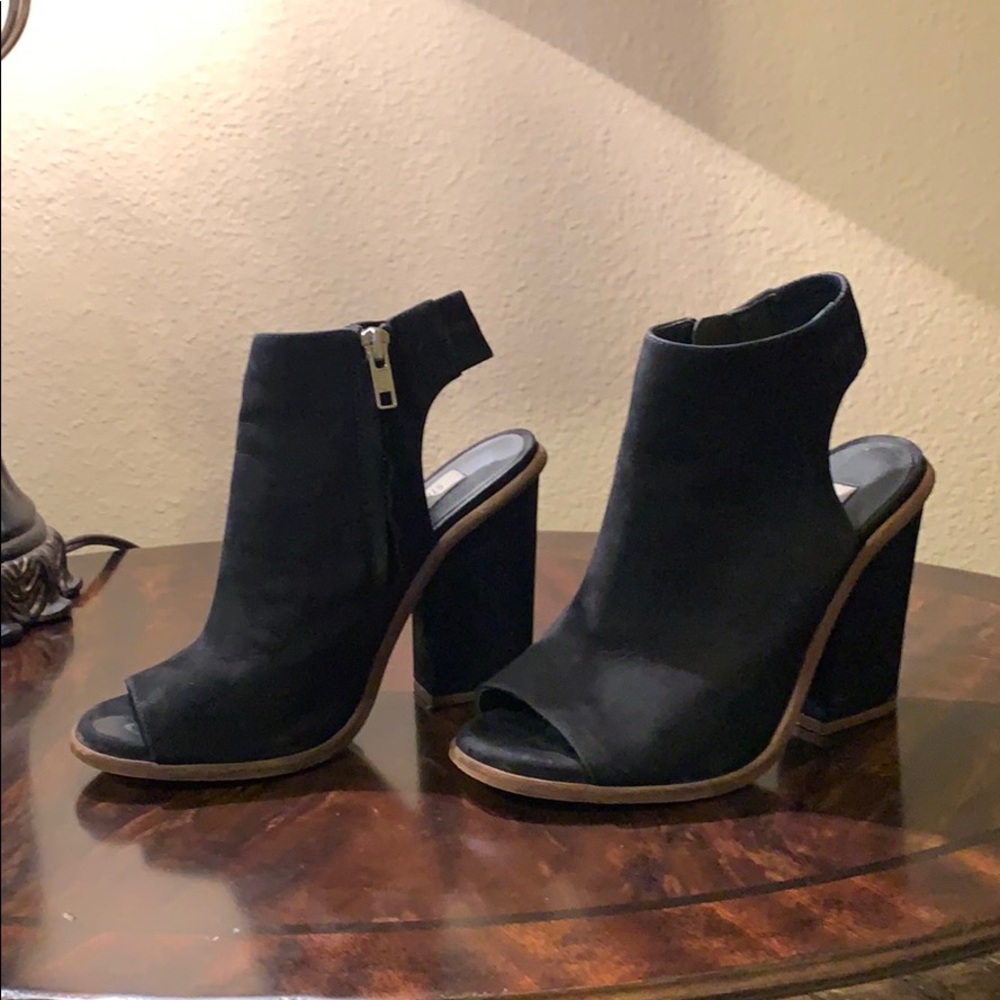 Steve Madden black leather heels